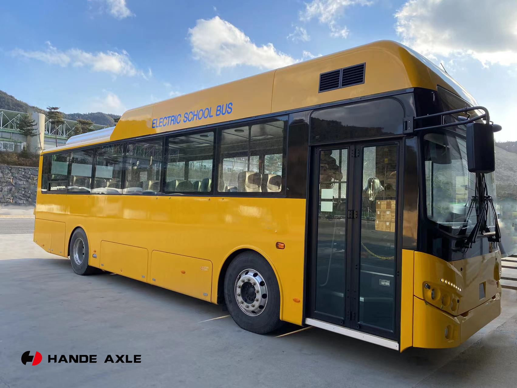 One new school bus product with HanDe bus axle completing assembling in overseas market